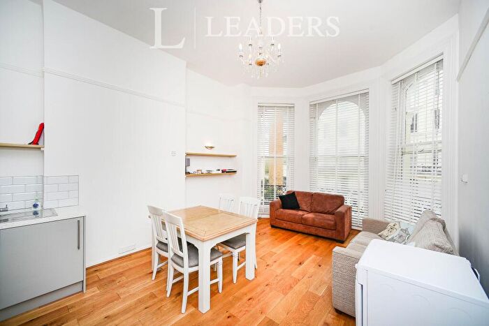 2 Bedroom Apartment To Rent In St Aubyns, Hove, BN3