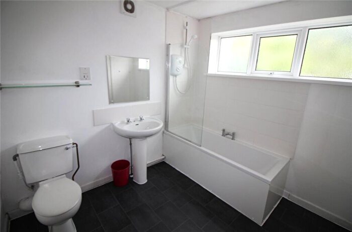 5 Bedroom Detached House To Rent In Kinson Road, Bournemouth, BH10