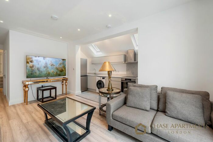 2 Bedroom Flat To Rent In Elbe Street, Fulham, London, SW6