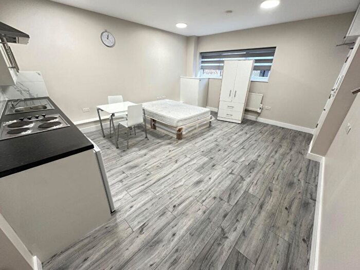 Studio To Rent In Hemel Hempstead, Hertfordshire, HP1