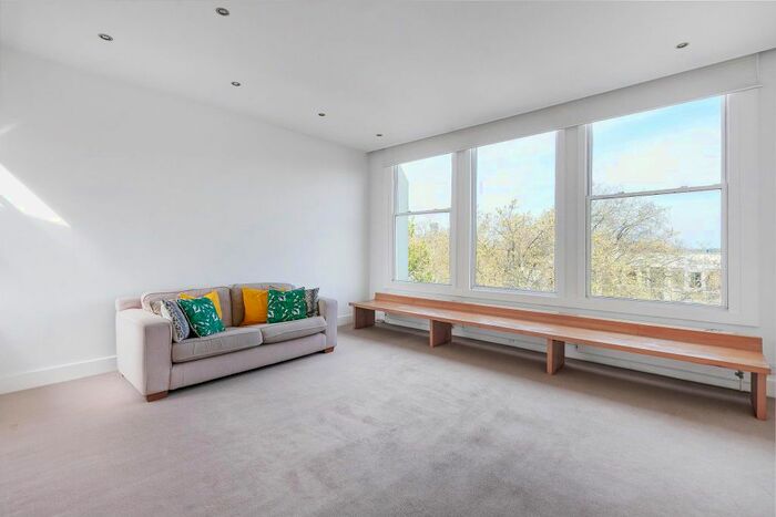 2 Bedroom Flat To Rent In Holland Park, London, Kensington &amp; Chelsea, W11