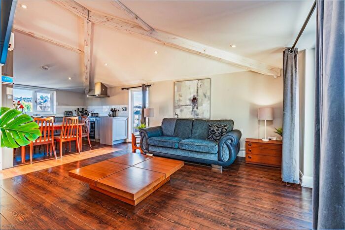 2 Bedroom Serviced Flat To Rent In Flat, A Gloucester Road, Bristol, England, BS7