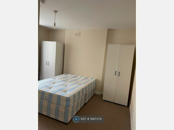 1 Bedroom Detached House To Rent In Warlock Road, London, W9