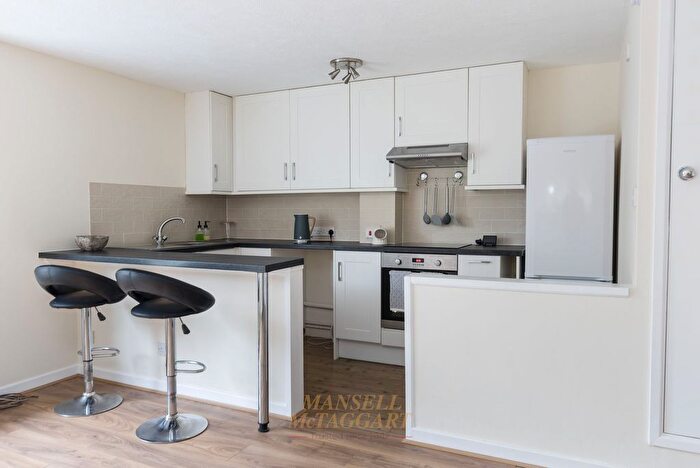 2 Bedroom Flat For Sale In Priory Road, Forest Row, RH18