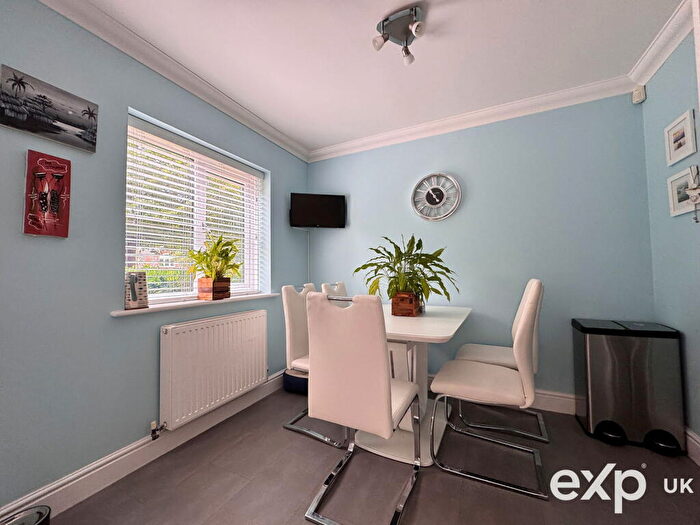 4 Bedroom Semi-Detached House For Sale In Discovery Drive, Kings Hill, West Malling, Kent, ME19