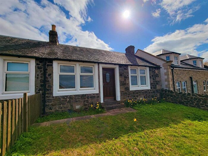 2 Bedroom Semi-Detached Bungalow To Rent In Thistle Terrace, Leven, KY8