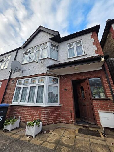 3 Bedroom Semi-Detached House To Rent In Clarendon Road, Edmonton, N18