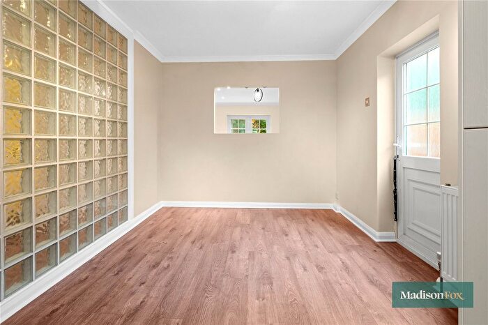 4 Bedroom End Of Terrace House To Rent In Hazelwood, Loughton, Essex, IG10