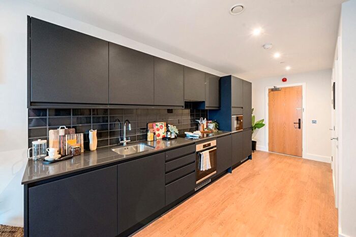 2 Bedroom Flat To Rent In Uncle Leeds, Whitehall Leeds, LS12