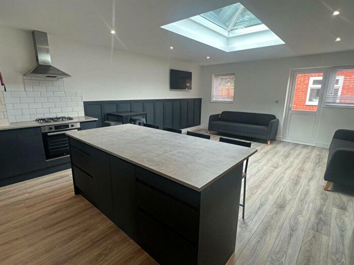 6 Bedroom House To Rent In St. Pauls Road, Southsea, PO5