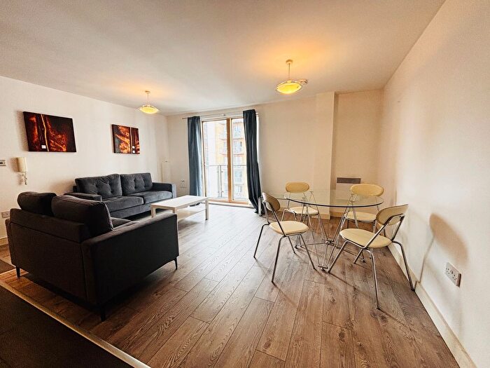 2 Bedroom Flat To Rent In Bartonplace, Hornbeam Way, M4