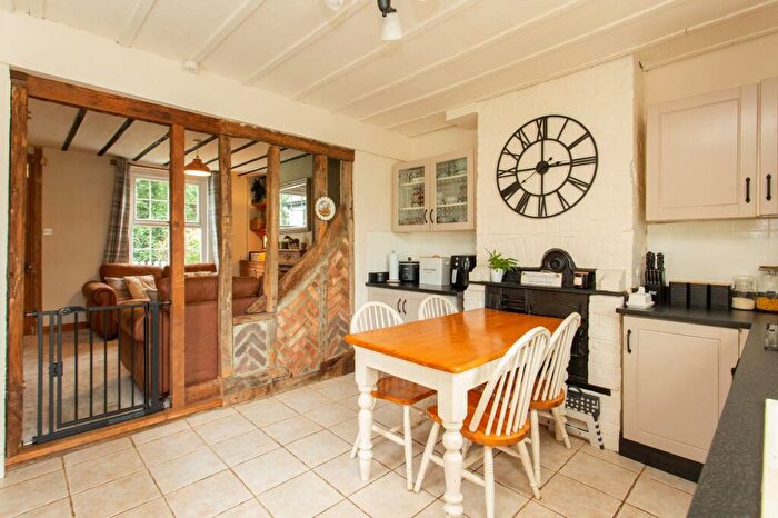 2 Bedroom Cottage For Sale In Park Lane, Preston, CT3