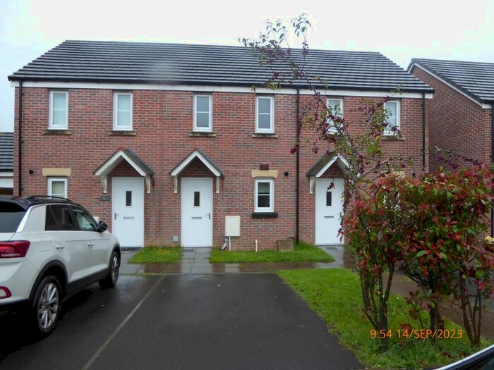2 Bedroom Property To Rent In Maes Pedr, Carmarthen, SA31
