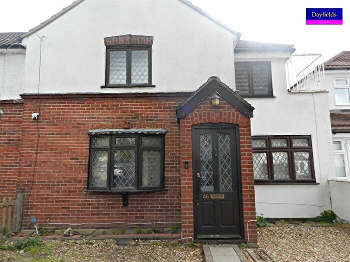 4 Bedroom Terraced House To Rent In Mapleton Road, Enfield, Greater London, EN1