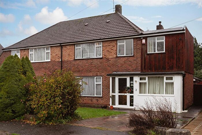 4 Bedroom Semi-detached House For Sale In Westway Gardens, Redhill, RH1