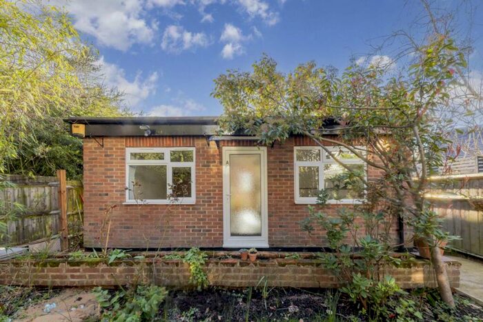 2 Bedroom Bungalow To Rent In Durnsford Road, New Southgate, N11