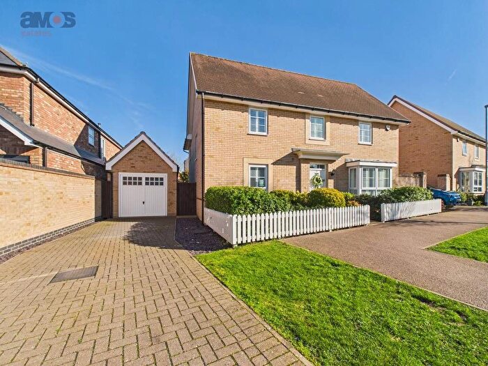 4 Bedroom Detached House For Sale In Thorpe Road, Hawkwell, Essex, SS5