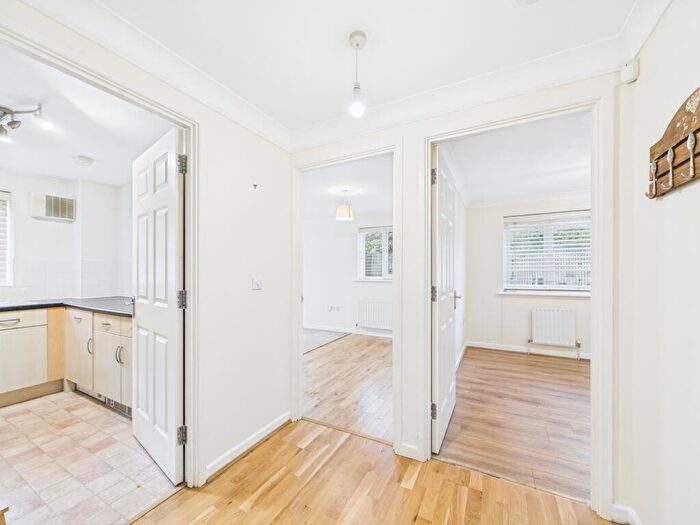 2 Bedroom Flat To Rent In Craig House, Reading, RG30