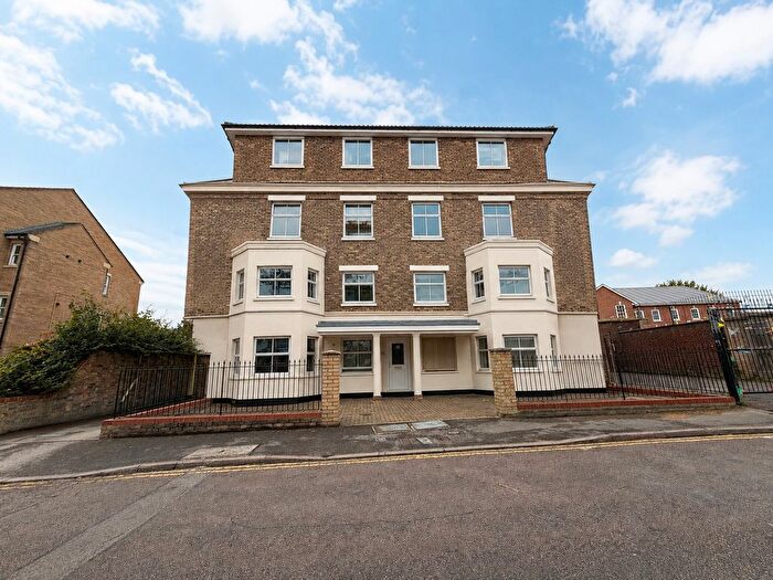 1 Bedroom Flat To Rent In The Avenue, Bedford, MK40