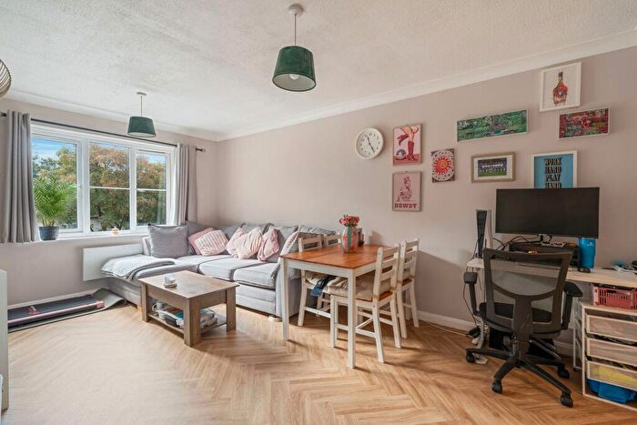 1 Bedroom Apartment For Sale In Lewis Road, Sutton, SM1