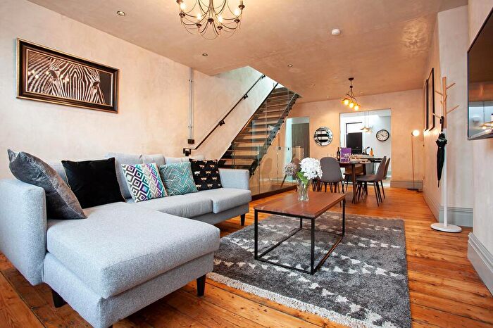 4 Bedroom Terraced House To Rent In Liverpool Road, M3