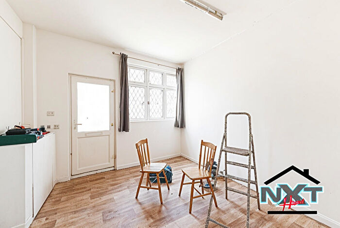 Studio To Rent In Vicarage Road, London, E10