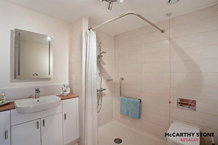 2 Bedroom Flat For Sale In Shackleton Place, Devizes, Wiltshire, SN10