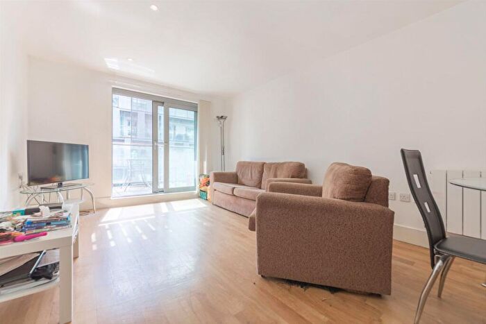 2 Bedroom Flat For Sale In West Carriage House, Royal Carriage Mews, SE18