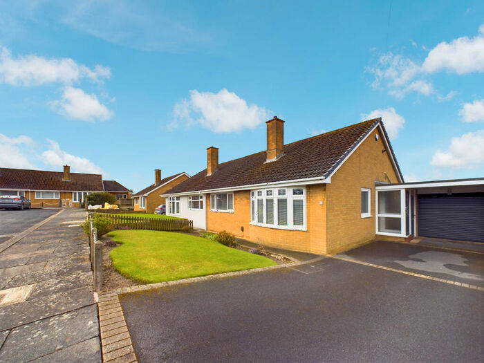 3 Bedroom Semi-Detached Bungalow For Sale In Beck Close, Belle Vue, Carlisle, CA2