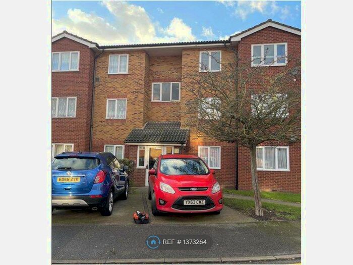 2 Bedroom Flat To Rent In Watsons Lodge, Dagenham, RM10