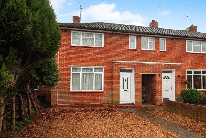 2 Bedroom Terraced House To Rent In Woking, Surrey, GU21