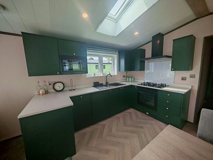 2 Bedroom Lodge For Sale In Levens, Kendal, LA8