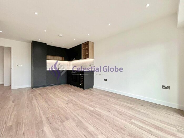 1 Bedroom Flat To Rent In Beaufort Square, London, NW9