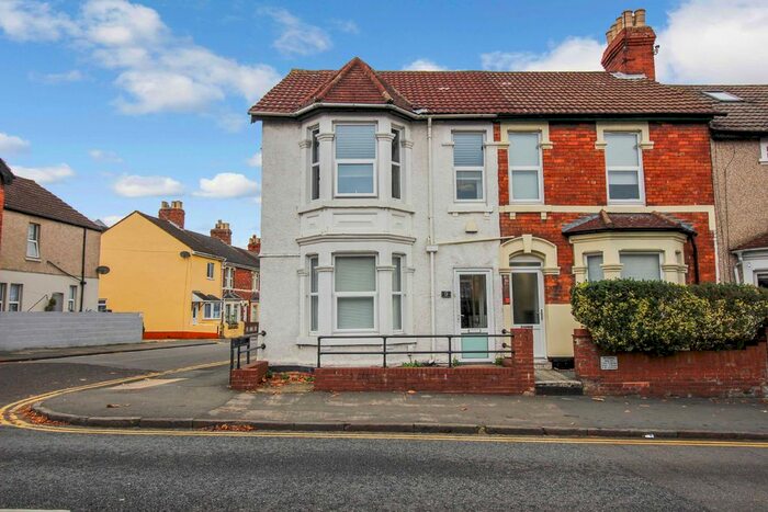 Studio To Rent In Groundwell Road, Town Centre, Swindon, SN1