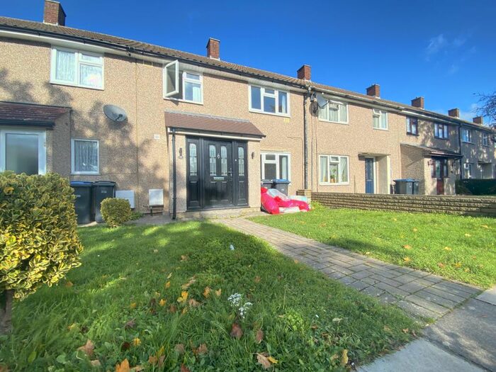 3 Bedroom House To Rent In Upper Stoneyfield, Harlow, CM19