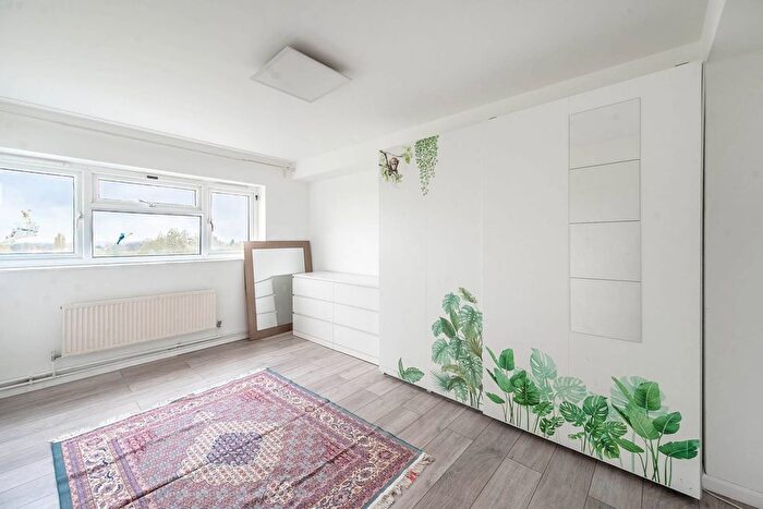 2 Bedroom Flat To Rent In Churchill Court, Northolt, UB5