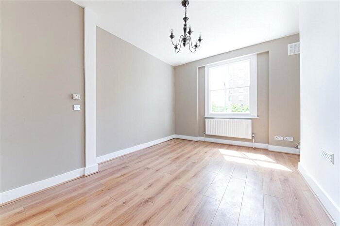 2 Bedroom Flat For Sale In Balls Pond Road, Canonbury, N1