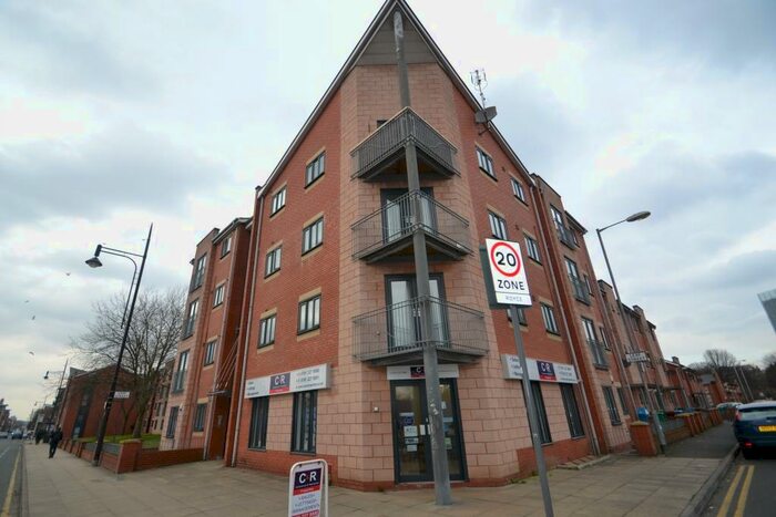 2 Bedroom Flat To Rent In Stretford Road, Hulme, Manchester, M15