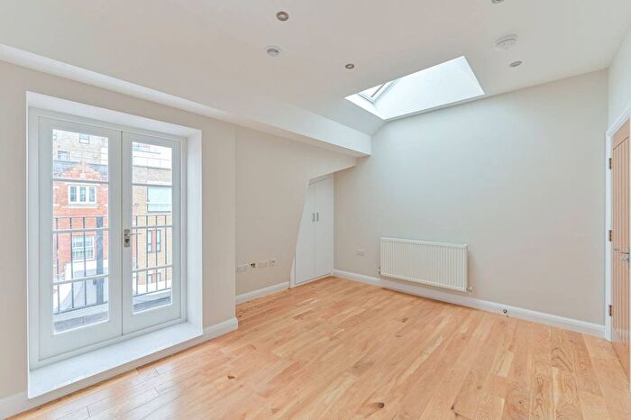 2 Bedroom Flat To Rent In Rye Lane, Peckham, London, SE15