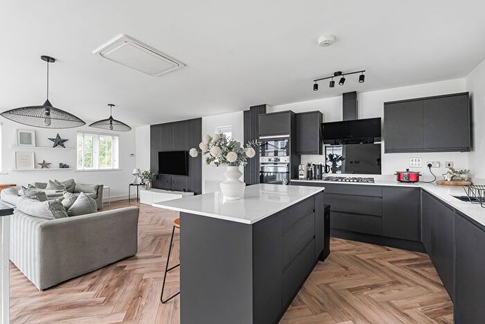 4 Bedroom Detached House For Sale In Landrace Close, Ogwell, TQ12