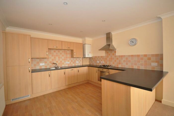 2 Bedroom Apartment To Rent In Crow Lane, Rochester, ME1