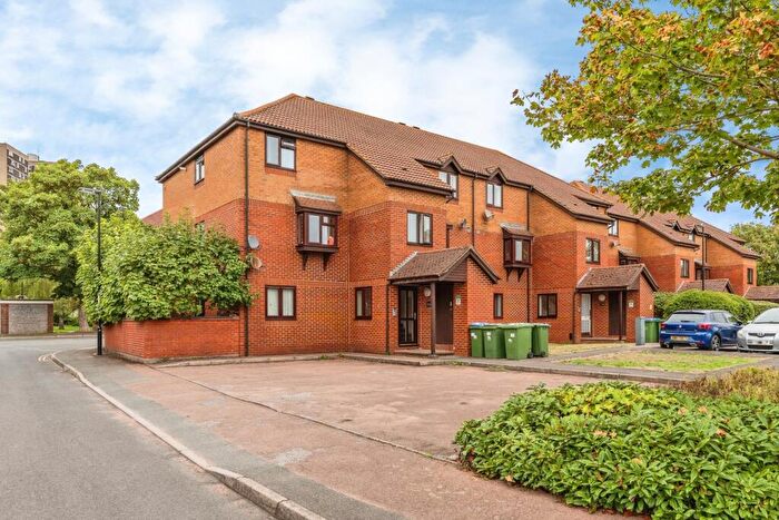 1 Bedroom Flat For Sale In Brunel Road, Redbridge, Southampton, Hampshire, SO15