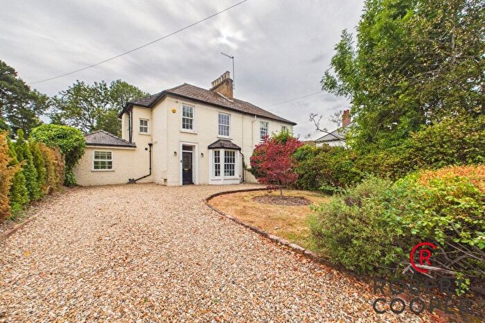4 Bedroom Semi Detached House For Sale In Field End Road, Pinner, HA5