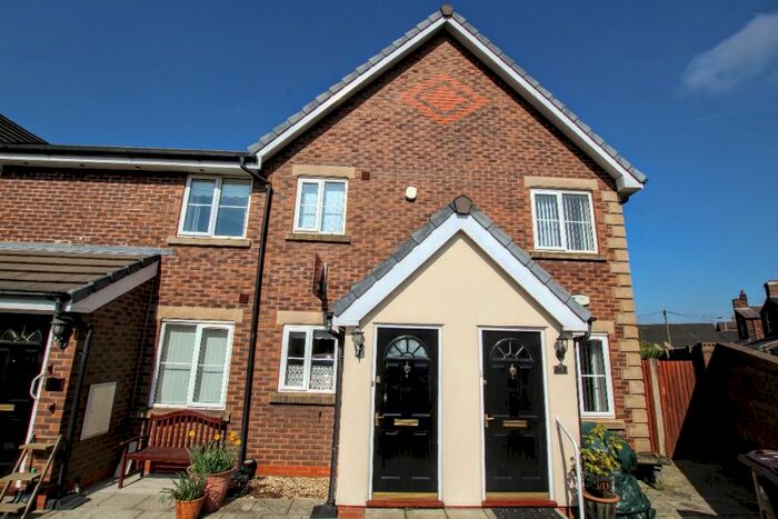 3 Bedroom Maisonette To Rent In Rio Court, Prescot L34