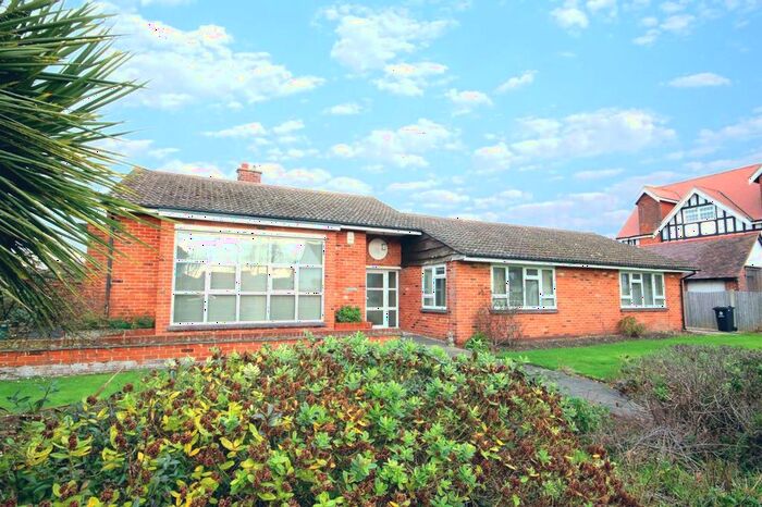3 Bedroom Detached Bungalow To Rent In Holland Road, Frinton-On-Sea, CO13