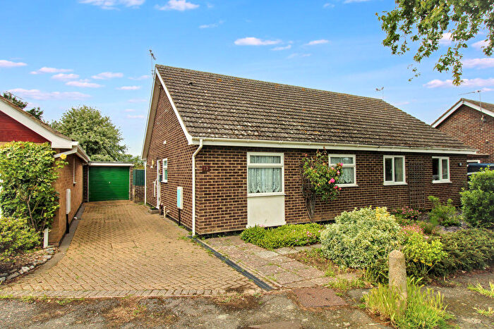 2 Bedroom Semi-Detached Bungalow For Sale In Manor Park Road, Corton, NR32