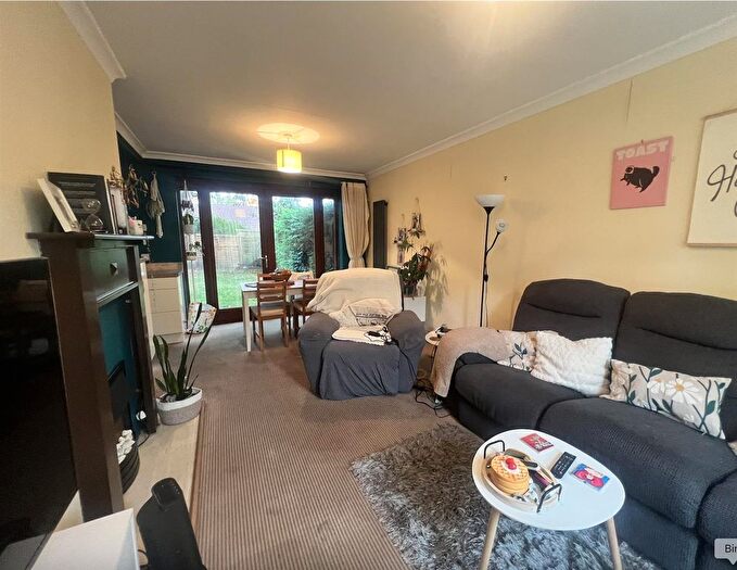 2 Bedroom Semi-Detached House To Rent In Tinshill Mount, Leeds, LS16