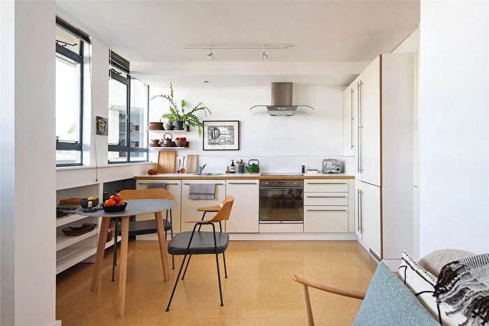 1 Bedroom Flat For Sale In Claredale Street, Keeling House Claredale Street, E2