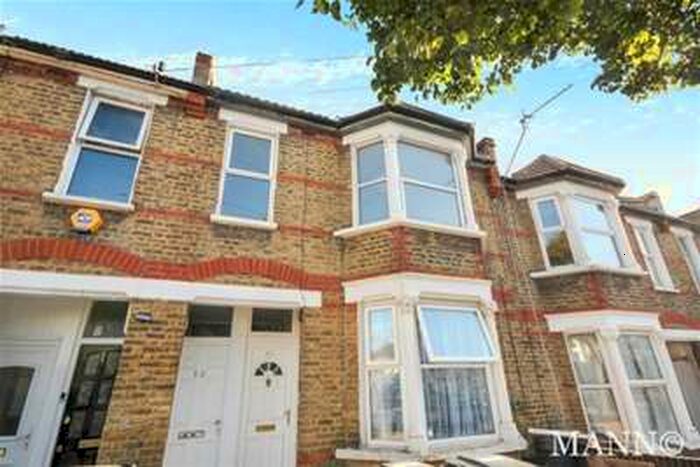 2 Bedroom Flat To Rent In Archer Road, South Norwood, SE25