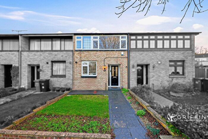 3 Bedroom Terraced House For Sale In Wickhay, Basildon, SS15